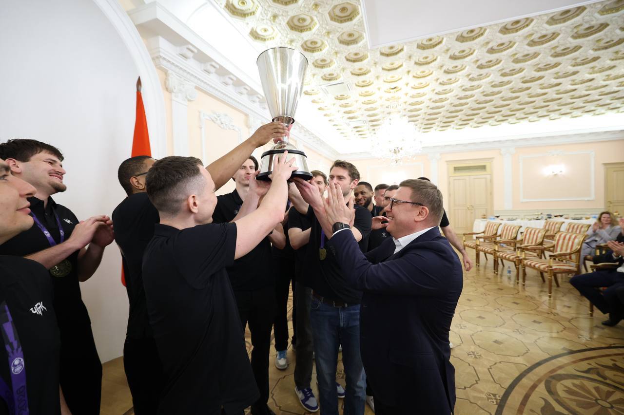 Алексей Текслер поздравил челябинских баскетболистов с чемпионством в Суперлиге