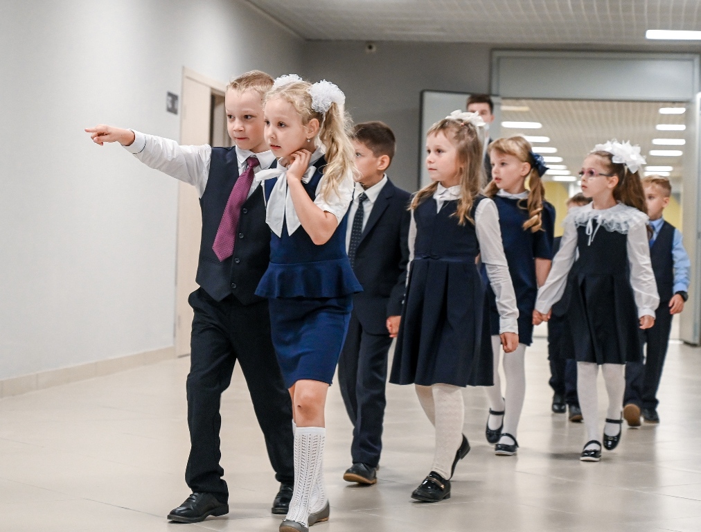 В России могут ввести значки в качестве обязательного элемента школьной формы
