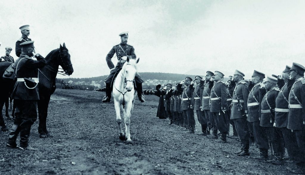 Смотр 214-го Мокшанского и 282-го Черноярского пехотных полков Николаем II. Златоуст, 30 июня 1904 года.jpg