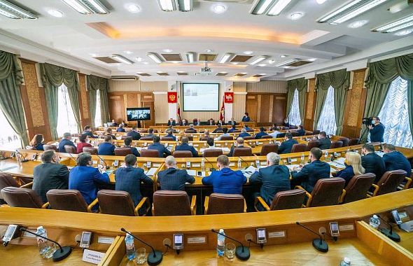 Челябинские депутаты изменили Устав области