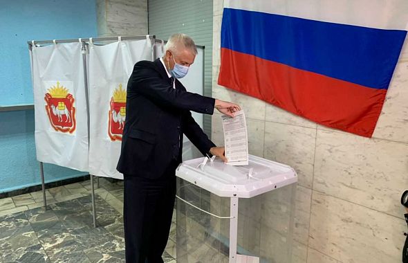 Мэр Магнитогорска отдал свой голос на выборах в региональный парламент