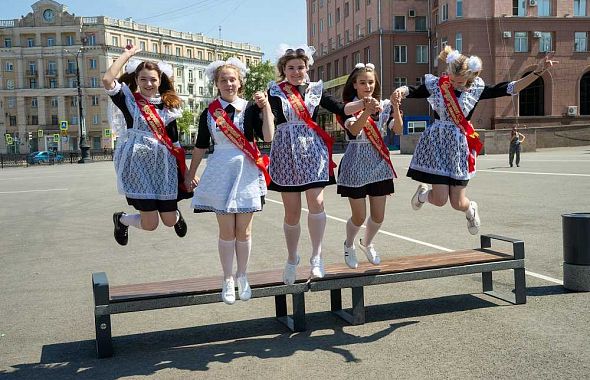 Цветы к последнему звонку на Южном Урале оказались в числе самых дешевых в России