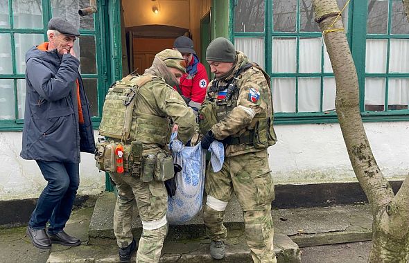  Добровольцы-единороссы помогли эвакуировать в Крым 91-летнюю пенсионерку