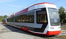 В Екатеринбурге приступили к испытаниям трехсекционного трамвая