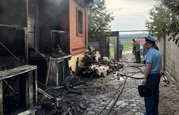 В Верхнеуральске по факту гибели рабочего на пожаре возбудили уголовное дело