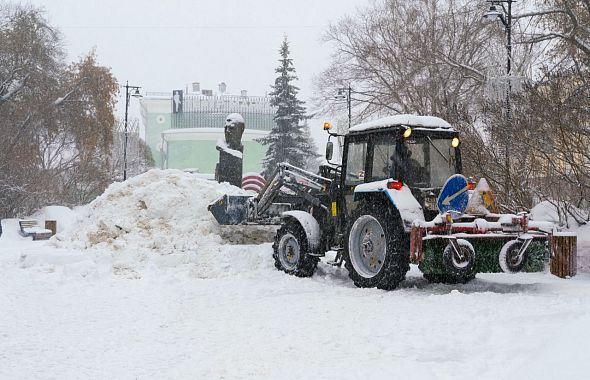 На уборку снега в Челябинске выведена 331 единица техники