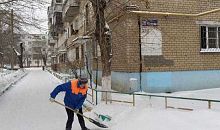 На борьбу со снегом в Челябинске вышло 1300 дворников