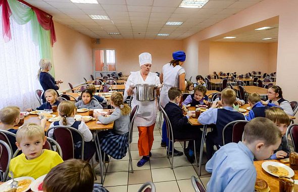 Успех школьной столовой повысил рейтинг южноуральского мэра