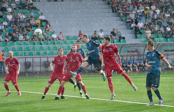 ФК «Челябинск» провёл заключительный домашний матч сезона