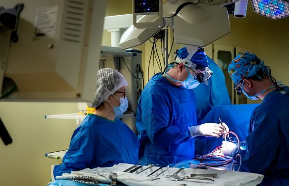 Челябинские хирурги провели сложнейшую операцию на сердце