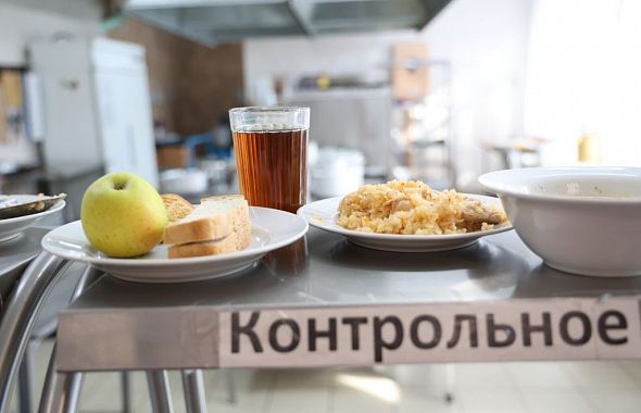 В Роспотребнадзоре назвали число продуктов, которые должны быть в рационе каждого школьника